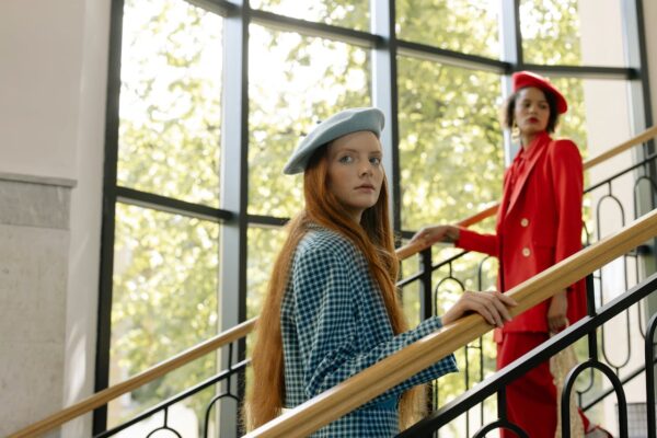 Mode française : les marques que les Parisiennes portent vraiment au quotidien